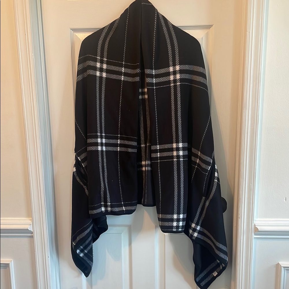 Plaid Black and White Women's Shawl